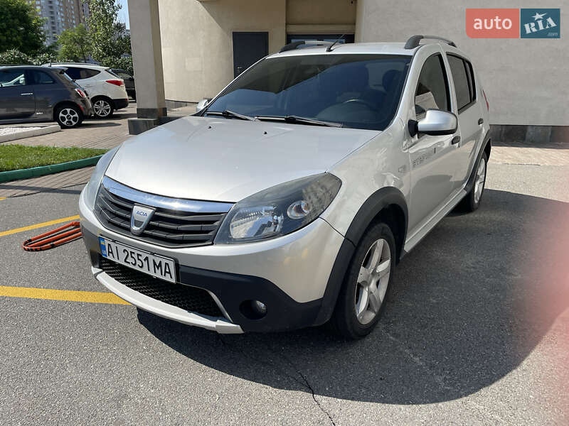 Позашляховик / Кросовер Dacia Sandero StepWay 2010 в Києві фото 2 Позашляховик / Кросовер Dacia Sandero StepWay 2010 в Києві