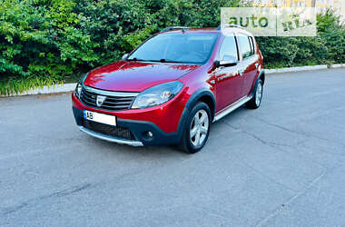 Внедорожник / Кроссовер Dacia Sandero StepWay 2012 в Виннице