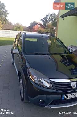 Позашляховик / Кросовер Dacia Sandero StepWay 2010 в 