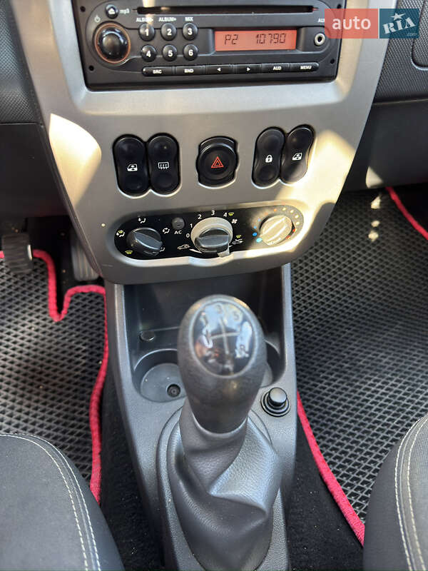 Внедорожник / Кроссовер Dacia Sandero StepWay 2011 в Бродах