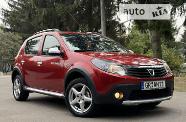 Позашляховик / Кросовер Dacia Sandero StepWay 2012 в Умані