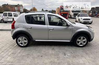 Хетчбек Dacia Sandero StepWay 2010 в Стрию