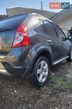 Позашляховик / Кросовер Dacia Sandero StepWay 2011 в Калуші