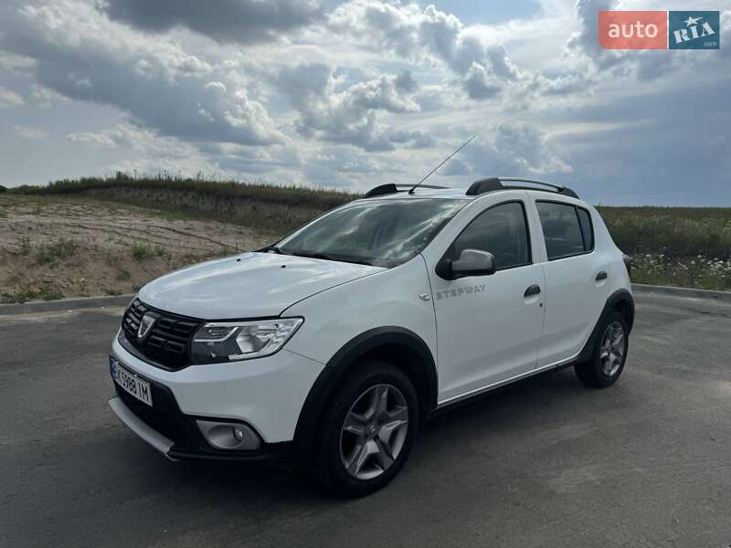 Внедорожник / Кроссовер Dacia Sandero StepWay 2018 в Ровно