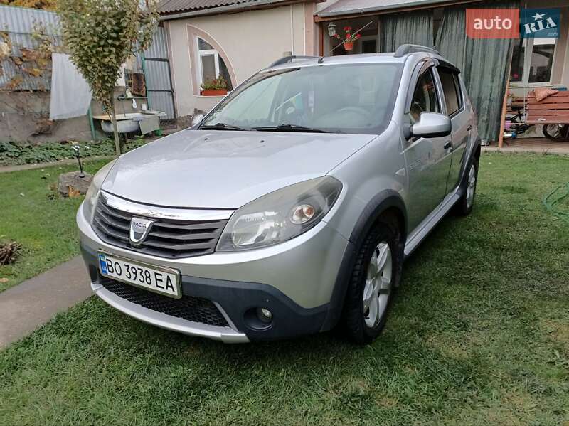 Внедорожник / Кроссовер Dacia Sandero StepWay 2010 в Бурштыне