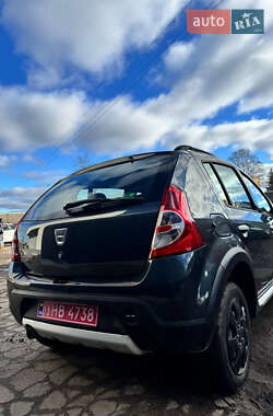 Внедорожник / Кроссовер Dacia Sandero StepWay 2012 в Сумах