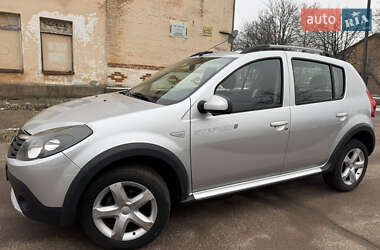 Позашляховик / Кросовер Dacia Sandero StepWay 2012 в Кролевці