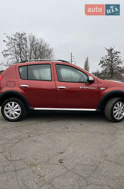 Внедорожник / Кроссовер Dacia Sandero StepWay 2011 в Хороле