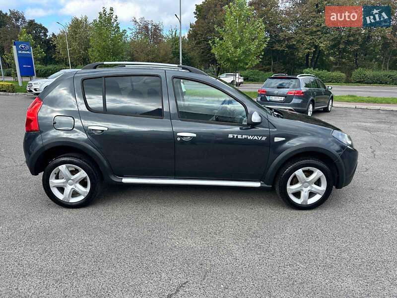 Внедорожник / Кроссовер Dacia Sandero StepWay 2012 в Львове