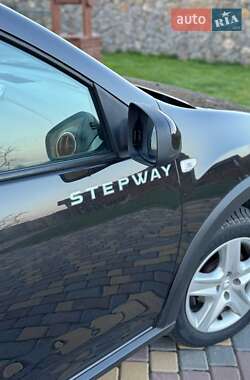 Внедорожник / Кроссовер Dacia Sandero StepWay 2012 в 