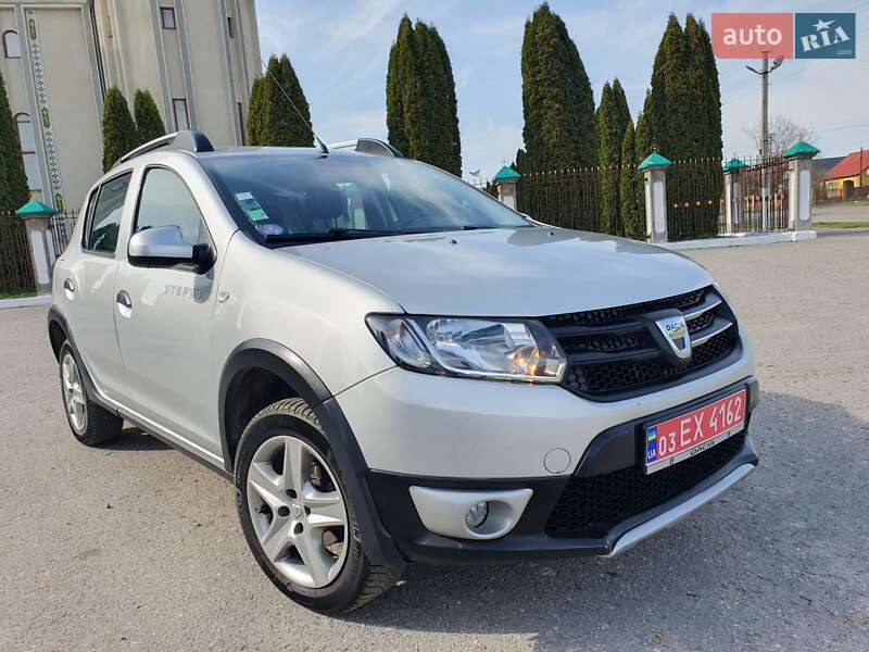 Внедорожник / Кроссовер Dacia Sandero StepWay 2015 в 
