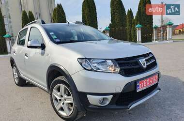 Внедорожник / Кроссовер Dacia Sandero StepWay 2015 в 