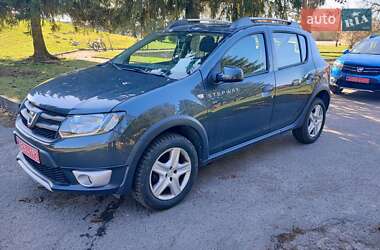 Позашляховик / Кросовер Dacia Sandero StepWay 2016 в 