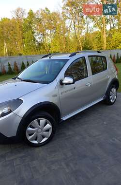 Внедорожник / Кроссовер Dacia Sandero StepWay 2010 в 