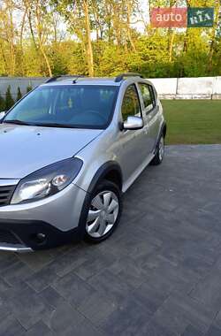 Внедорожник / Кроссовер Dacia Sandero StepWay 2010 в 
