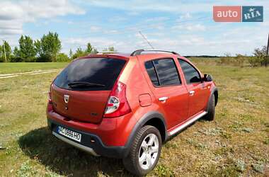 Внедорожник / Кроссовер Dacia Sandero StepWay 2010 в 