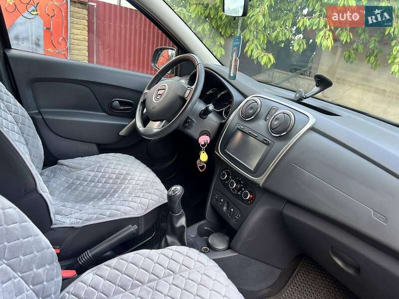 Внедорожник / Кроссовер Dacia Sandero StepWay 2015 в Виннице