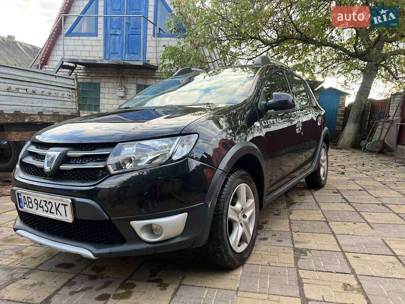 Внедорожник / Кроссовер Dacia Sandero StepWay 2015 в Виннице
