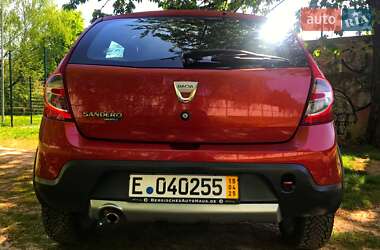 Позашляховик / Кросовер Dacia Sandero StepWay 2010 в 