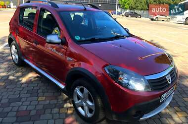 Позашляховик / Кросовер Dacia Sandero StepWay 2010 в 