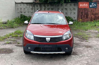 Внедорожник / Кроссовер Dacia Sandero StepWay 2010 в 