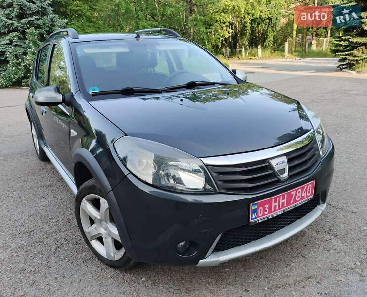 Позашляховик / Кросовер Dacia Sandero StepWay 2009 в 