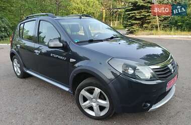 Позашляховик / Кросовер Dacia Sandero StepWay 2009 в 