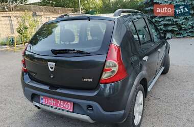 Позашляховик / Кросовер Dacia Sandero StepWay 2009 в 