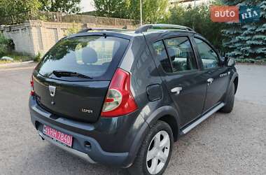 Позашляховик / Кросовер Dacia Sandero StepWay 2009 в 