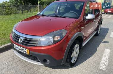 Позашляховик / Кросовер Dacia Sandero StepWay 2012 в Івано-Франківську