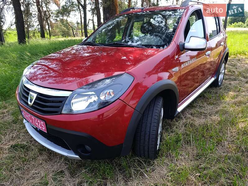 Внедорожник / Кроссовер Dacia Sandero StepWay 2011 в Харькове