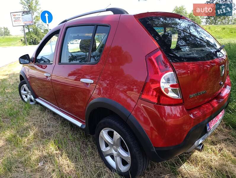 Внедорожник / Кроссовер Dacia Sandero StepWay 2011 в Харькове