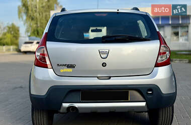 Внедорожник / Кроссовер Dacia Sandero StepWay 2011 в 