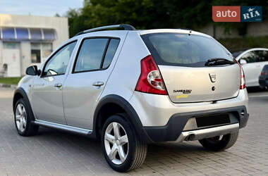 Внедорожник / Кроссовер Dacia Sandero StepWay 2011 в 