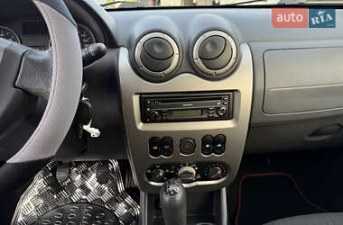 Внедорожник / Кроссовер Dacia Sandero StepWay 2011 в 