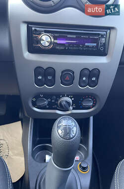 Внедорожник / Кроссовер Dacia Sandero StepWay 2011 в 