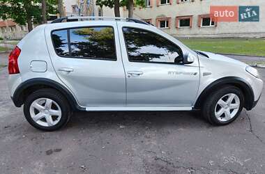 Внедорожник / Кроссовер Dacia Sandero StepWay 2012 в Кролевце