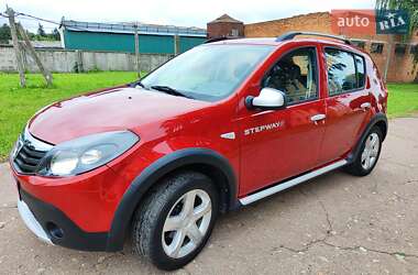 Внедорожник / Кроссовер Dacia Sandero StepWay 2012 в Глухове