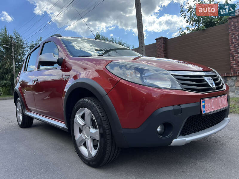 Внедорожник / Кроссовер Dacia Sandero StepWay 2010 в Кременчуге