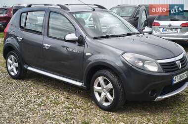 Позашляховик / Кросовер Dacia Sandero StepWay 2011 в Калуші