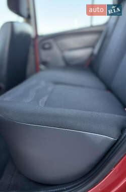 Внедорожник / Кроссовер Dacia Sandero StepWay 2009 в 