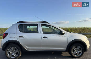 Внедорожник / Кроссовер Dacia Sandero StepWay 2017 в Ровно