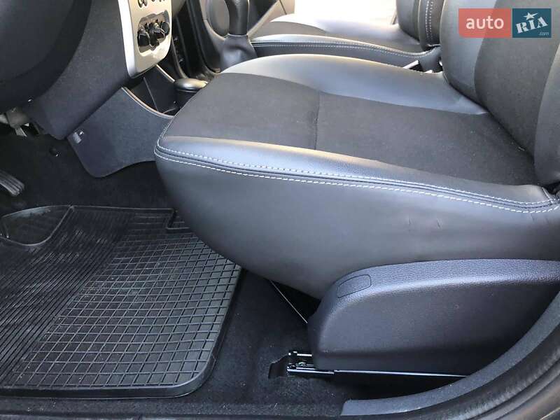 Внедорожник / Кроссовер Dacia Sandero StepWay 2012 в Стрые фото 27 Внедорожник / Кроссовер Dacia Sandero StepWay 2012 в Стрые