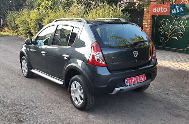 Внедорожник / Кроссовер Dacia Sandero StepWay 2012 в Чернигове