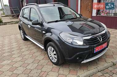 Позашляховик / Кросовер Dacia Sandero StepWay 2011 в Калуші