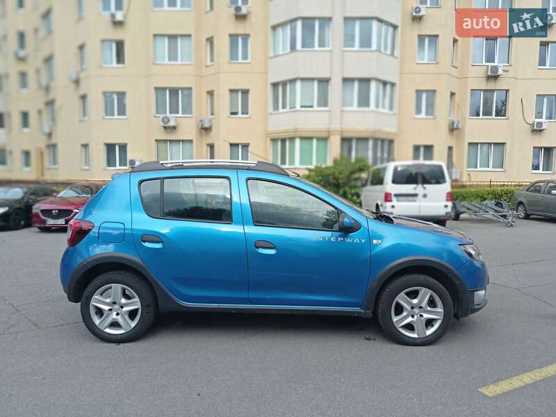 Внедорожник / Кроссовер Dacia Sandero StepWay 2013 в Киеве