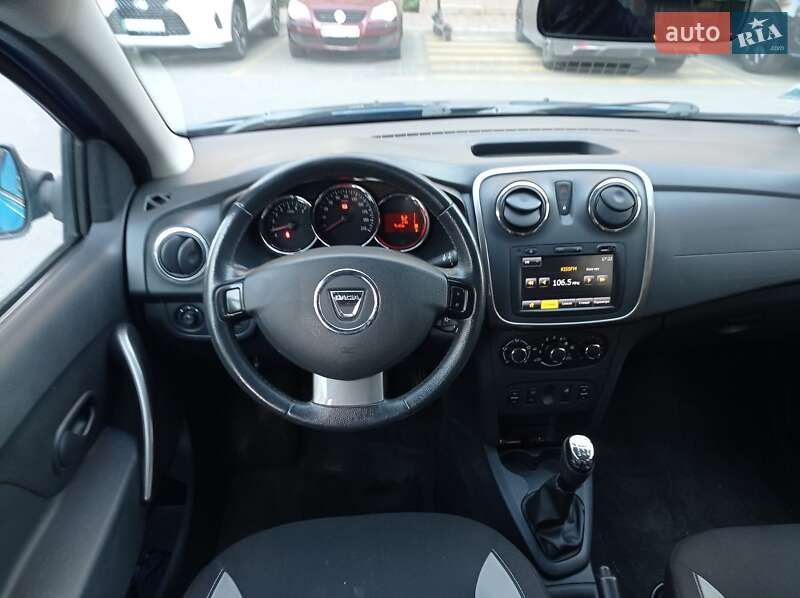 Внедорожник / Кроссовер Dacia Sandero StepWay 2013 в Киеве