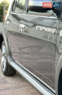Внедорожник / Кроссовер Dacia Sandero StepWay 2011 в 