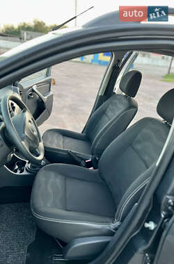 Внедорожник / Кроссовер Dacia Sandero StepWay 2011 в 