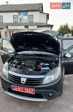 Внедорожник / Кроссовер Dacia Sandero StepWay 2011 в 